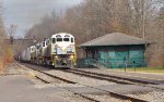 DL 3000 leads PO-74 eastbound past the ex-Lackawanna freight depot in Moscow